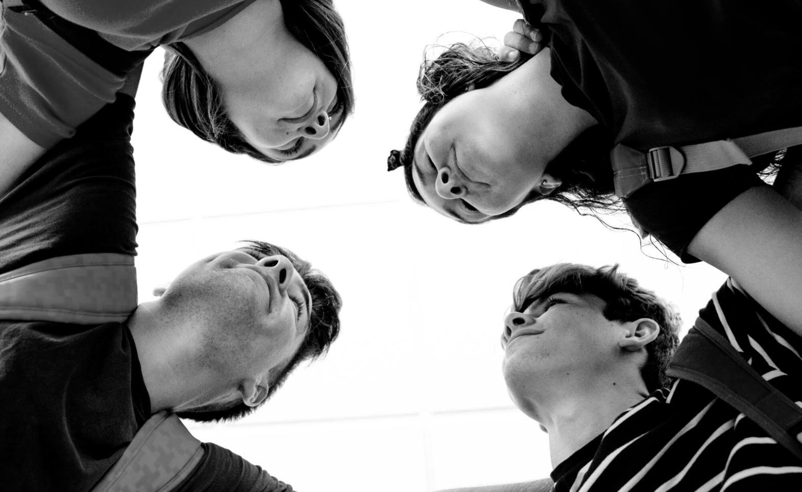 Análisis de métricas financieras en sesión de trabajo colaborativa